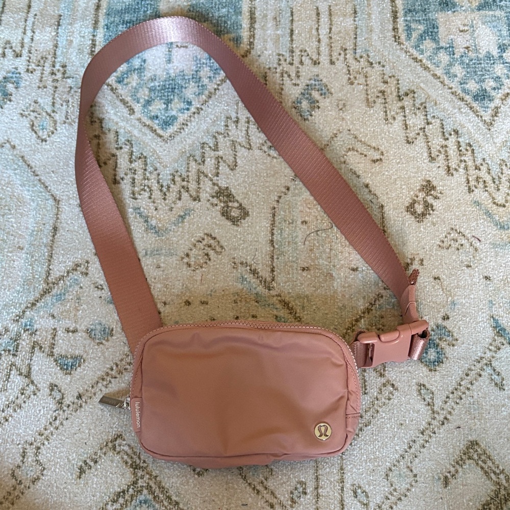 lululemon athletica Dusty Rose Crossbody Belt Bag